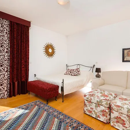 Oliva Allegra Apartment Split